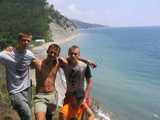 Посередине Ромик из столовой, остальных не знаю:)>
<a href=